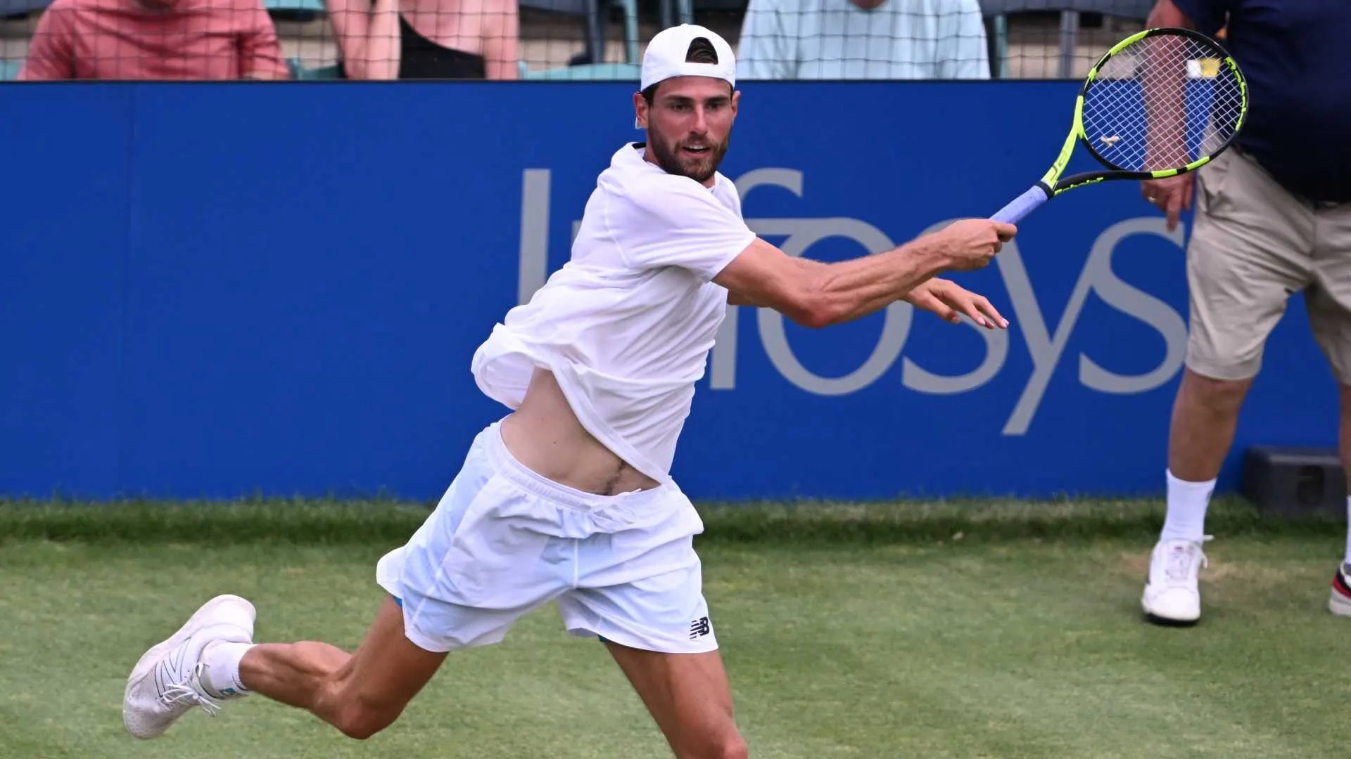 Bizarre Break Point Helps Maxime Cressy Edge John Isner In Newport SFs | ATP Tour