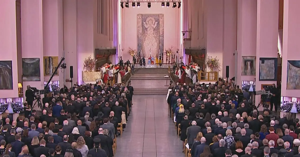 NZ remembers Queen Elizabeth II with a minute of silence
